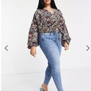 Vero Moda Curve v-neck blouse in pink floral Sz 14